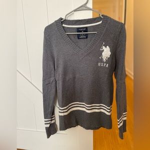 U.S. Polo cotton sweater for the fall and winter. Clean.